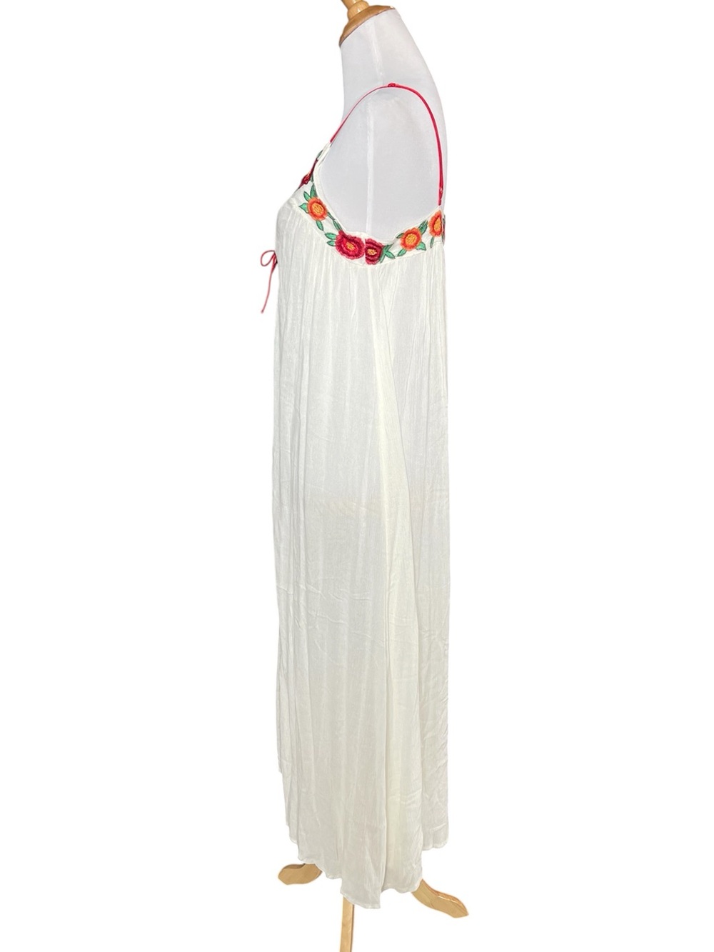 Mo Huan Yi Chu boho embroidered maxi dress - Picture 9 of 13